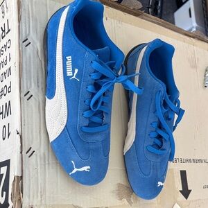 Puma Men's Vibrant Blue and White Athletic Shoes